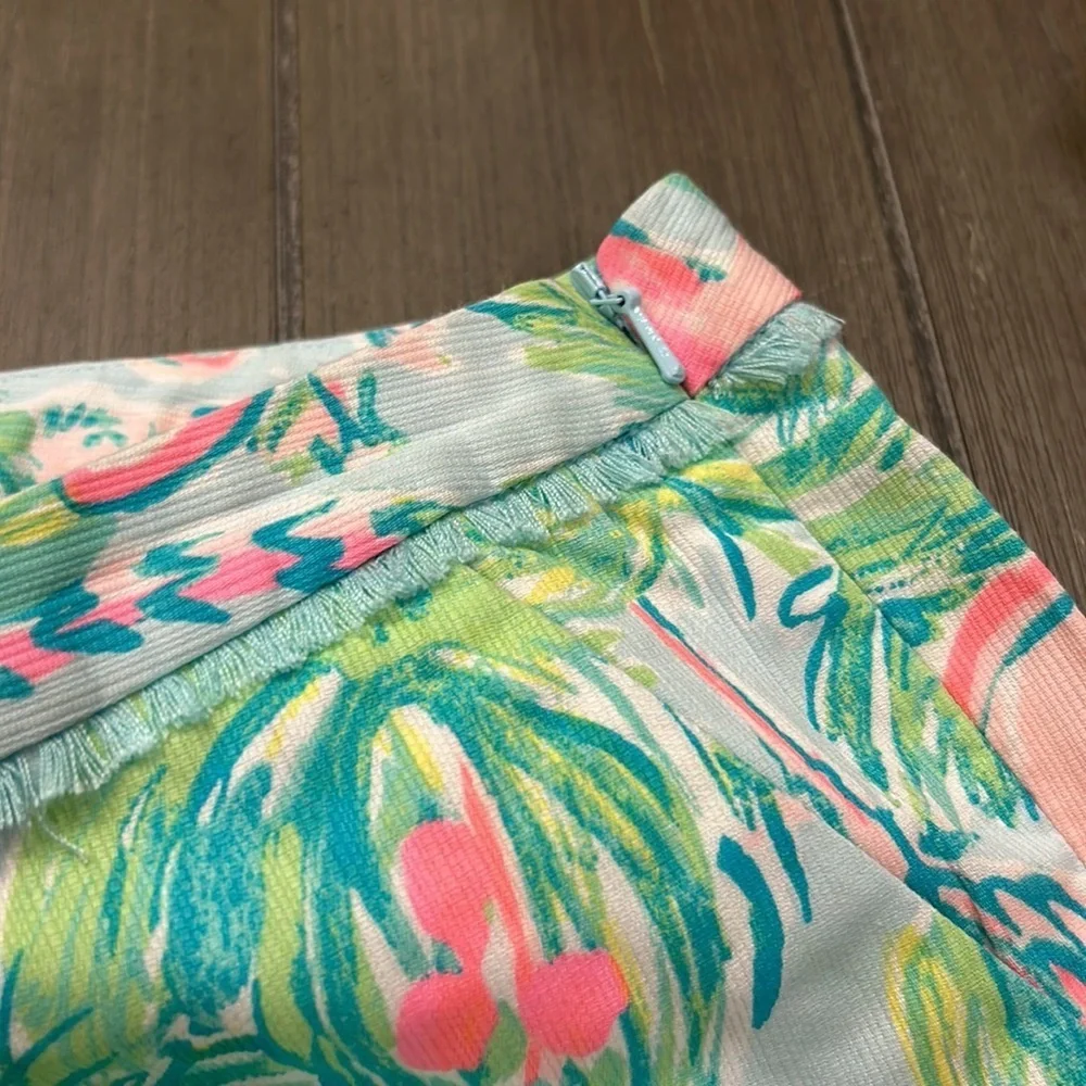 Lilly Pulitzer Tropical Print Women's Shorts - Picture 5 of 10